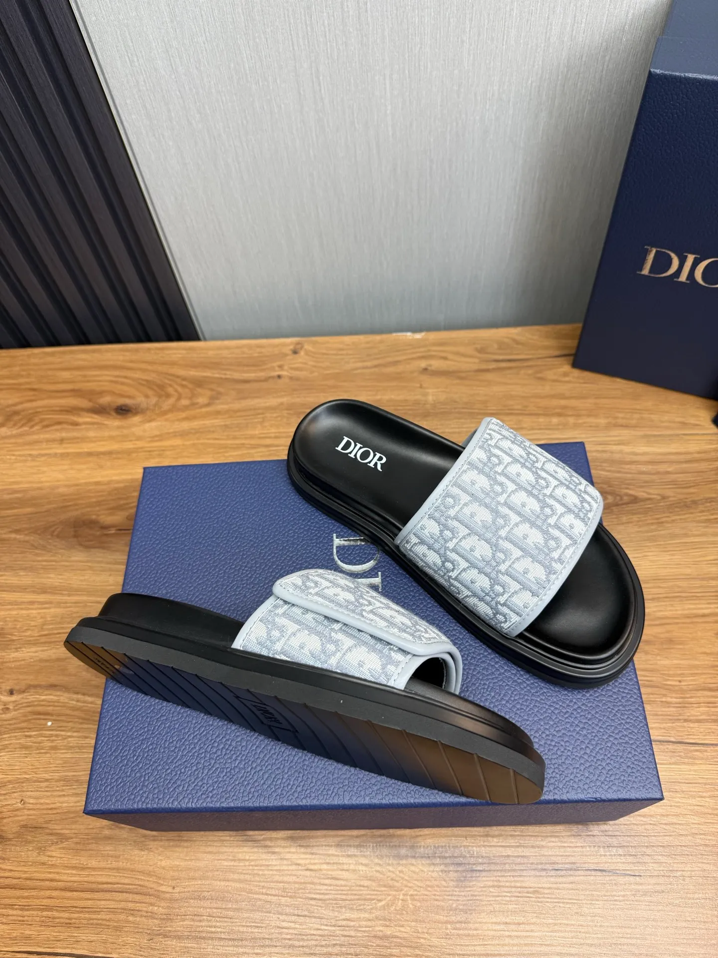 Men's shoes 💰280💰 Dior. Men's slippers 🩴Official website 1:1 production 38-45 yards 45 46 🉑️Customized original material shipped✅